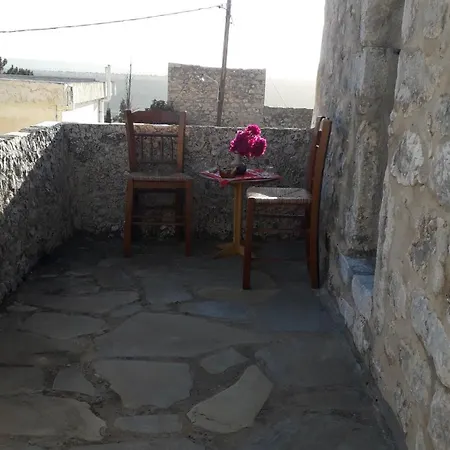 Feriehus πέτρινο σπίτι-stone House Kostas *
