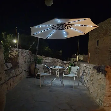 πέτρινο σπίτι-stone House