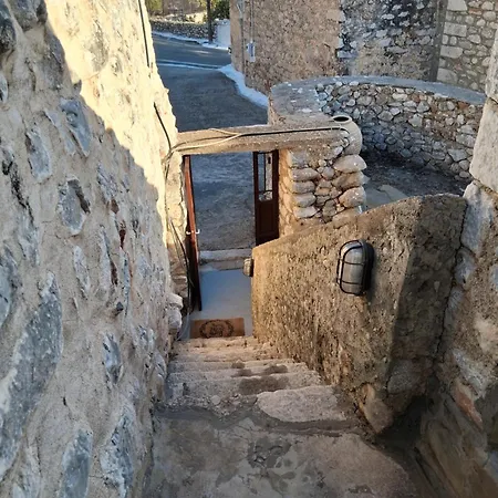 בית נופש πέτρινο σπίτι-stone House