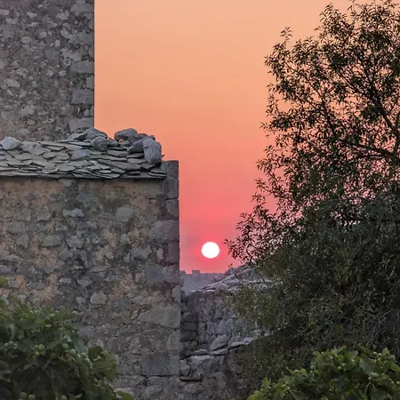 Feriehus πέτρινο σπίτι-stone House Kostas *