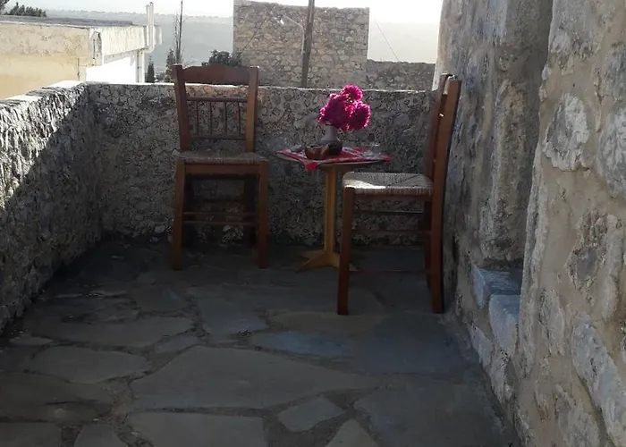 Hébergement de vacances πέτρινο σπίτι-stone House Kostas *