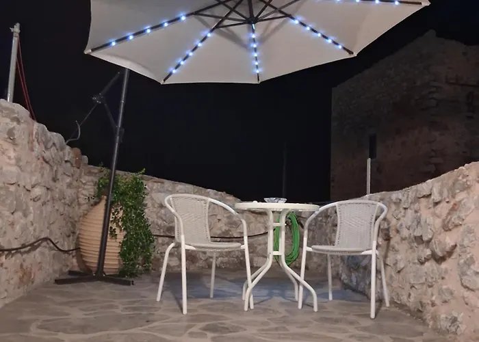 Hébergement de vacances πέτρινο σπίτι-stone House Kostas