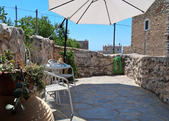 Hébergement de vacances πέτρινο σπίτι-stone House Kostas Koíta