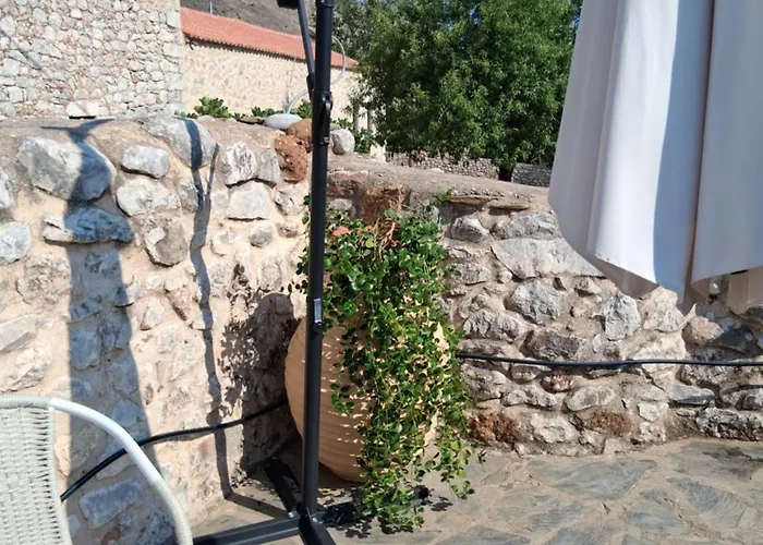 Hébergement de vacances πέτρινο σπίτι-stone House Kostas Koíta