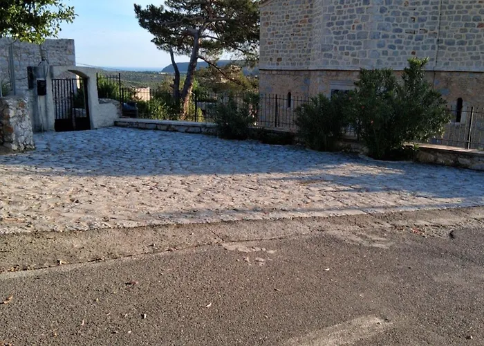 πέτρινο σπίτι-stone House Kostas *