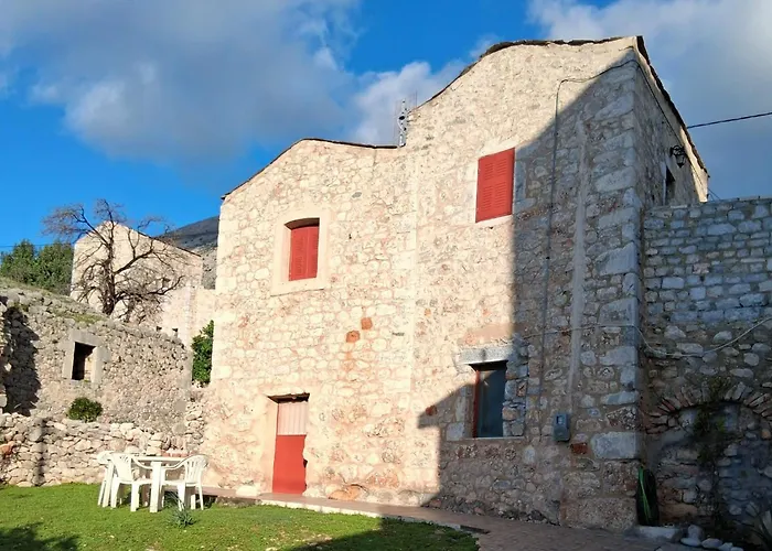 πέτρινο σπίτι-stone House Kostas *